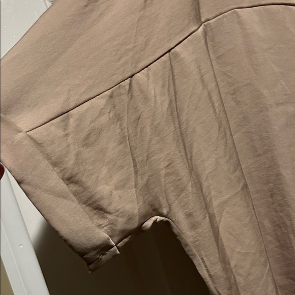 Women's Boutique Tan Silk Top - Picture 8 of 8